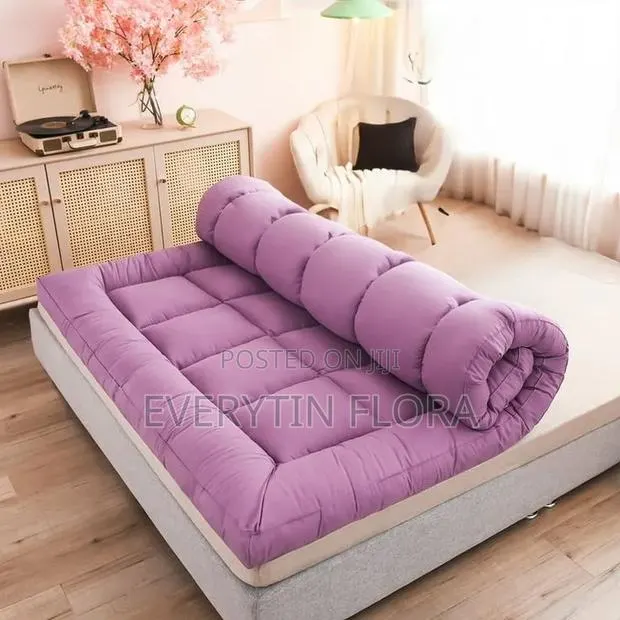 Premium Quality Mattress Topper · Photo 1