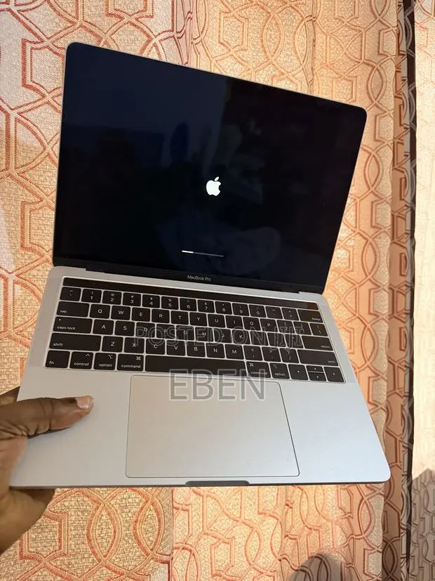 Laptop Apple MacBook Pro 2019 8GB Intel Core i5 HDD 256GB · Photo 1