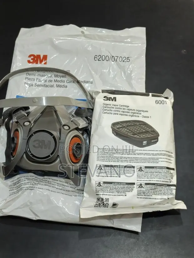 3M Half Face Respirator · Photo 1