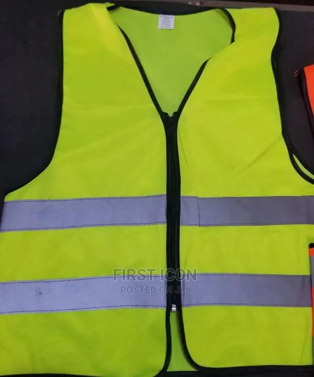 High Visibility Safety Reflective Vest · Photo 1