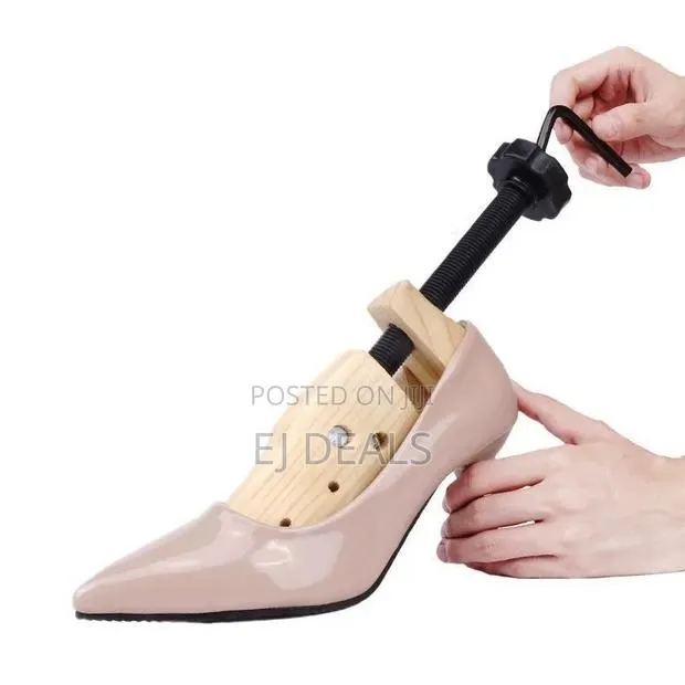 Two-Way Wooden Shoe Stretcher · Photo 1