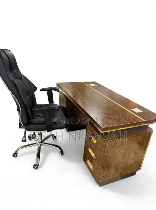 Brown Executives Office Desk · Photo 1
