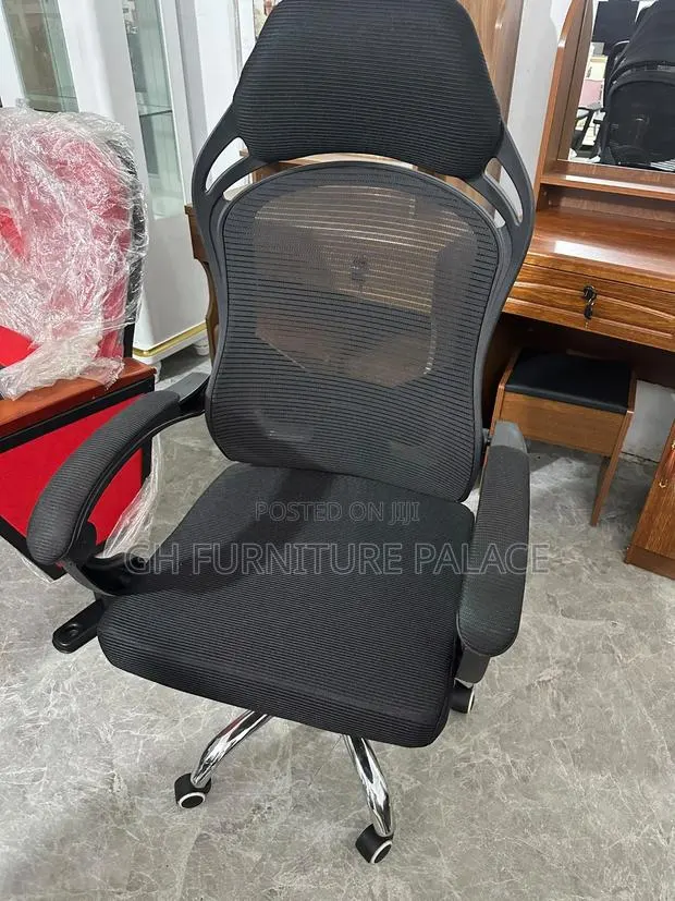 Swevil Chair · Photo 1