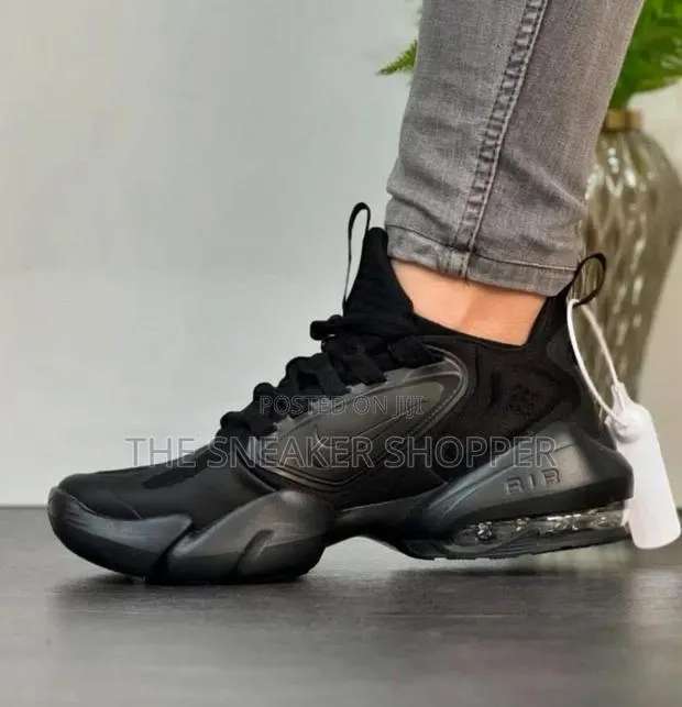 Nike Savage All Black Sneakers · Photo 1