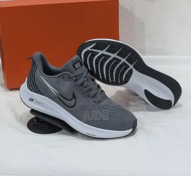 Nike Runners/Trainers · Photo 1