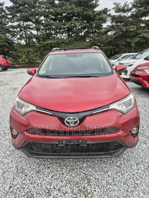 Toyota RAV4 2017 Red · Photo 2