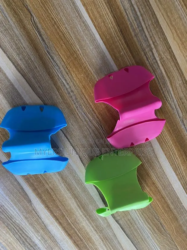 Kitchen Faucet Sponge Holder - Silicone Sink Saddle Mat · Photo 1