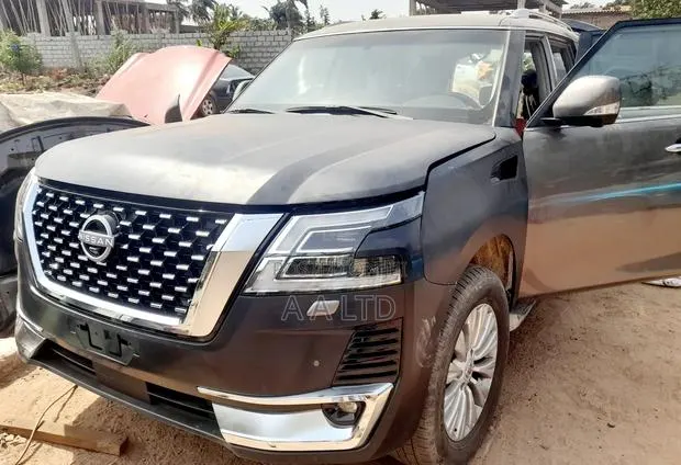 Upgrade Facelift Nissan Patrol to Latest Shape · Photo 1