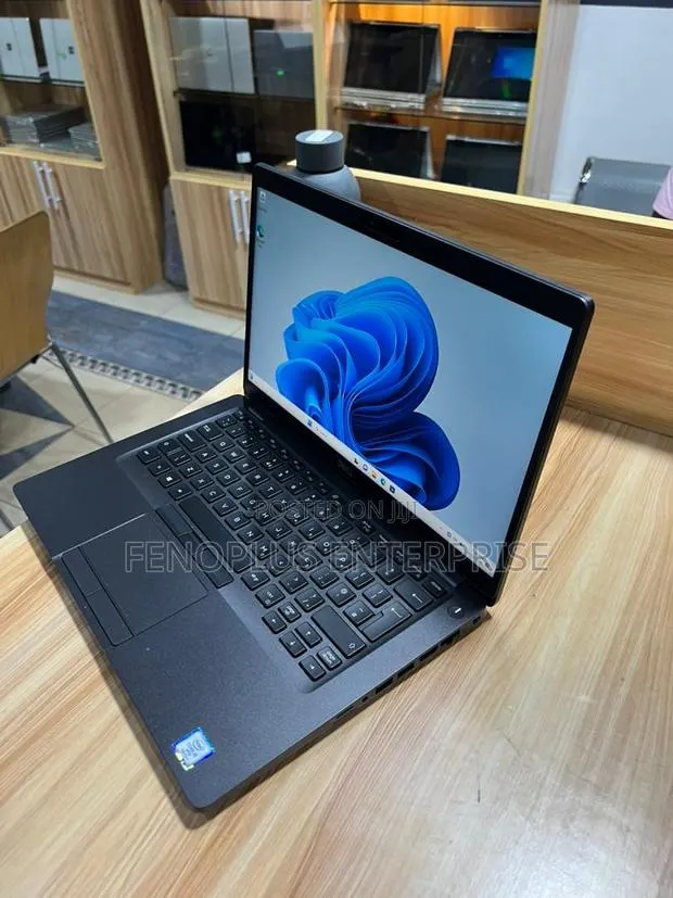 Laptop Dell Latitude 5300 8GB Intel Core i5 SSD 256GB · Photo 4