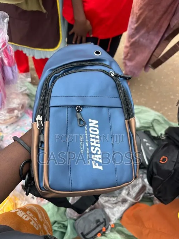 Modern Waist Bag · Photo 1