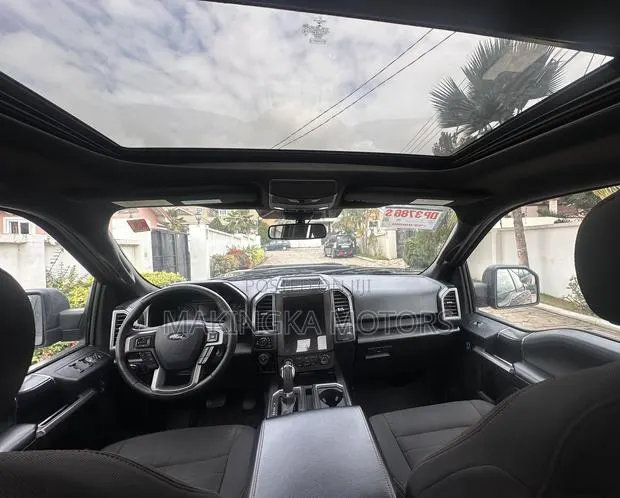 Ford F-150 XLT 4x2 SuperCrew Cab Styleside 5.5 ft. box 145 in. WB 2019 · Photo 6