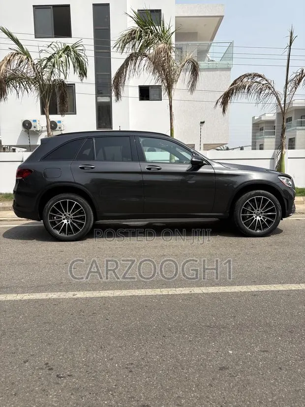 Mercedes-Benz GLC-Class 2022 Gray · Photo 1