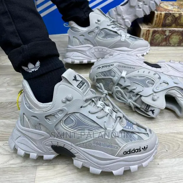 Adidas Sneaker · Photo 1