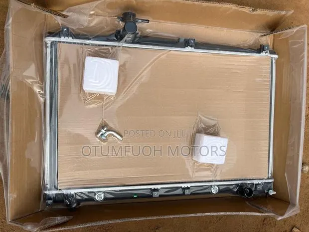 Toyota Voxy Radiator (Water Tank) · Photo 1