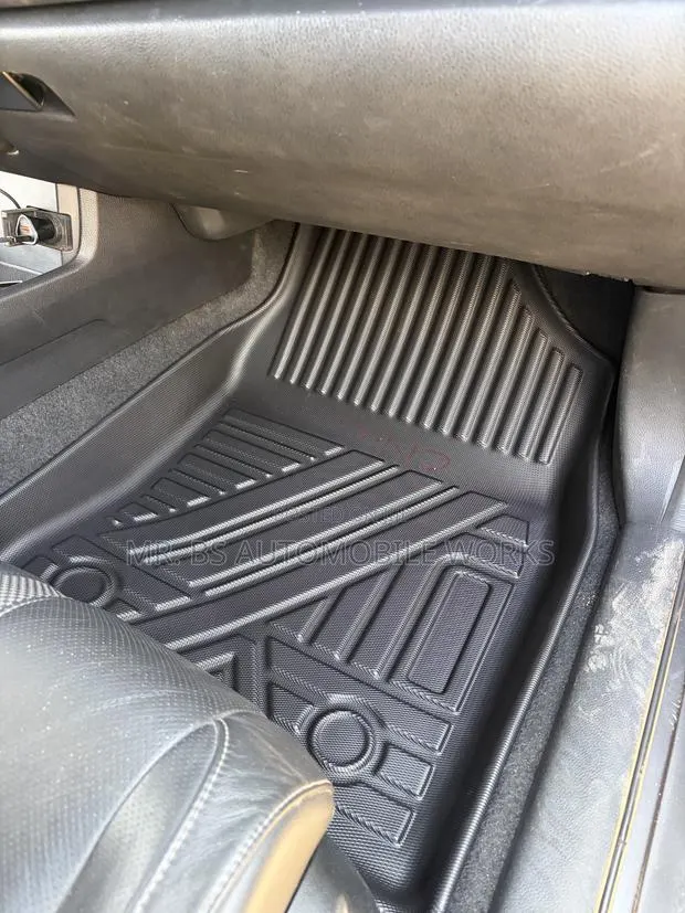 3D Honda CRV Floor Mat 2017-2022 · Photo 1
