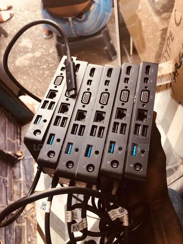 Docking Station · Photo 1
