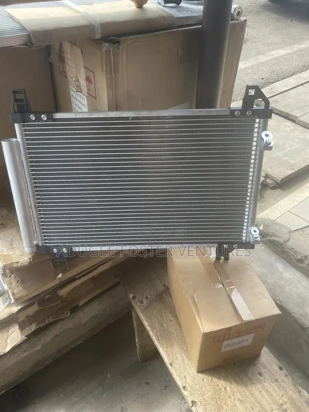 Toyota Yaris/ Vitz Airconditioning Condensor · Photo 1