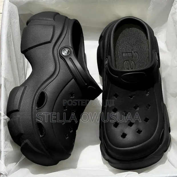 Quality Crocs On Sale · Photo 1
