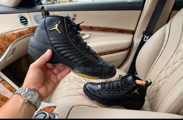 Air Jordan 15 Black Edition · Photo 1