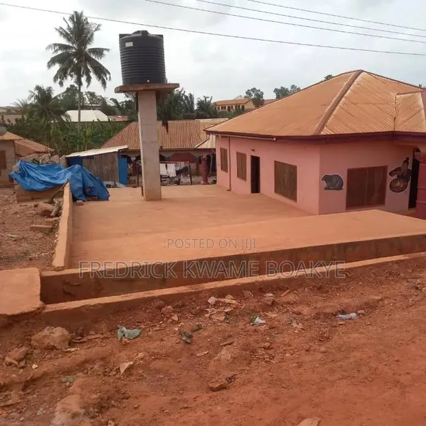Furnished 4bdrm House in Brother K Estate, Kumasi Metropolitan · Photo 1