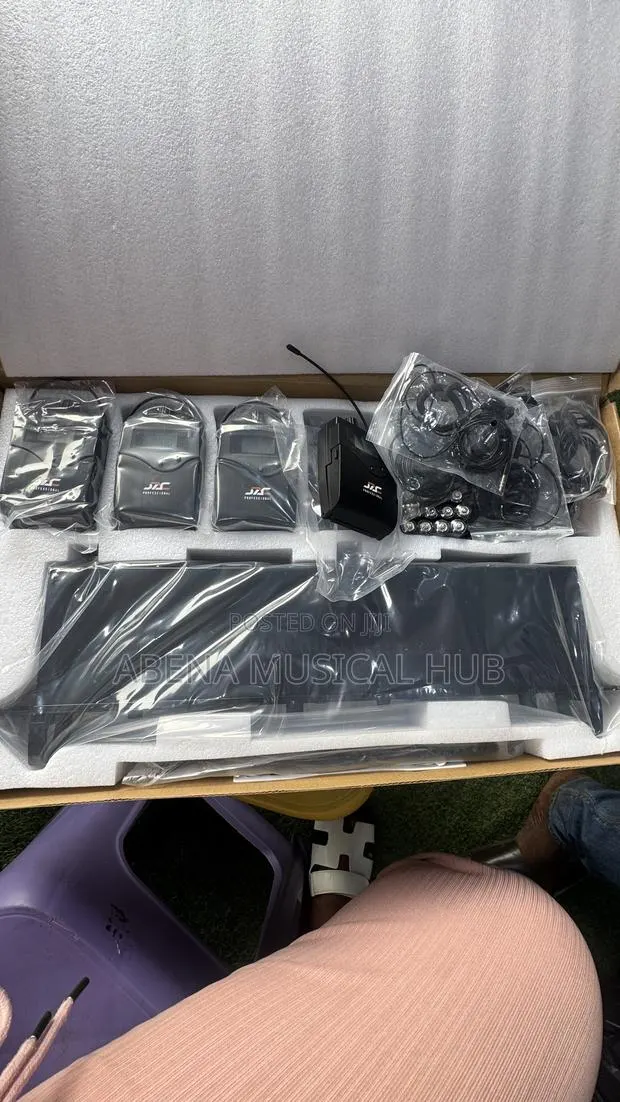 Eight In One In Ear Monitor · Photo 1