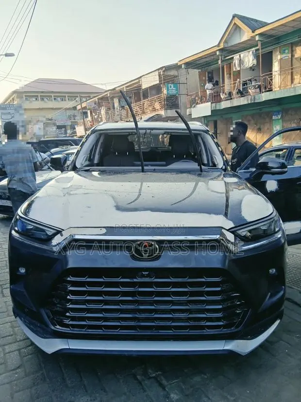 2024,2025,2026 Toyota GrandHighlander Windscreen Available. · Photo 1