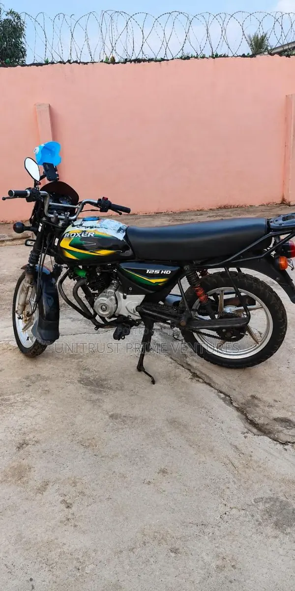 Bajaj Boxer 125 2025 Black · Photo 1