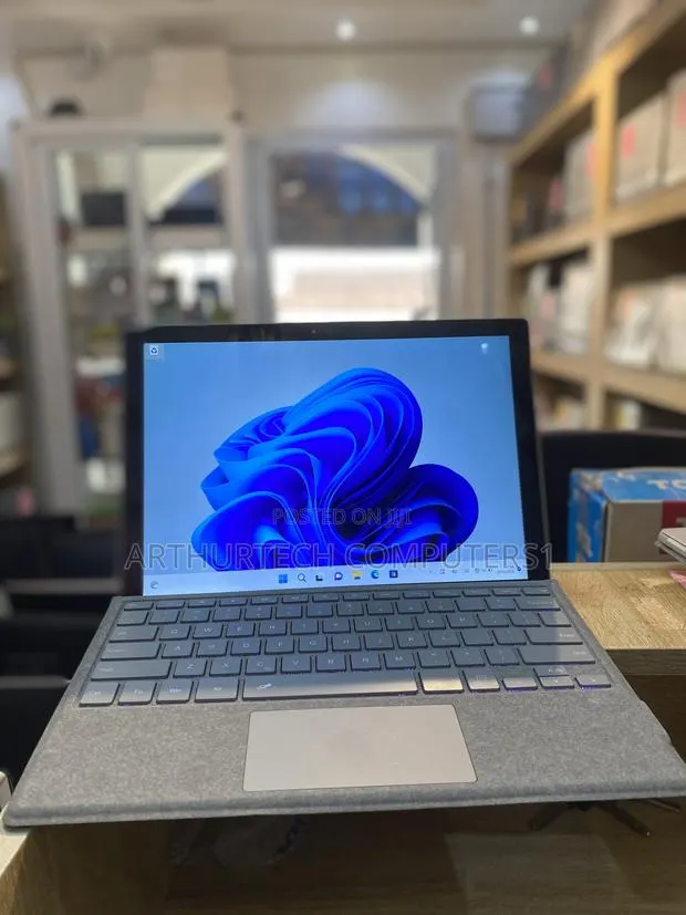 Laptop Microsoft Surface Pro 4 4GB Intel Core M3 SSD 128GB · Photo 1
