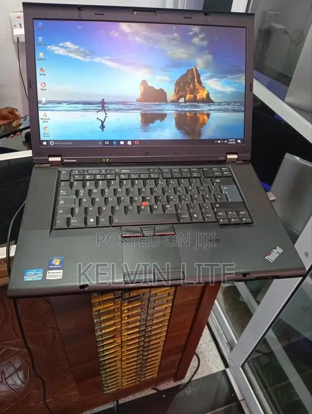 Laptop Lenovo ThinkPad T520 4GB Intel Core i5 SSD 128GB · Photo 1