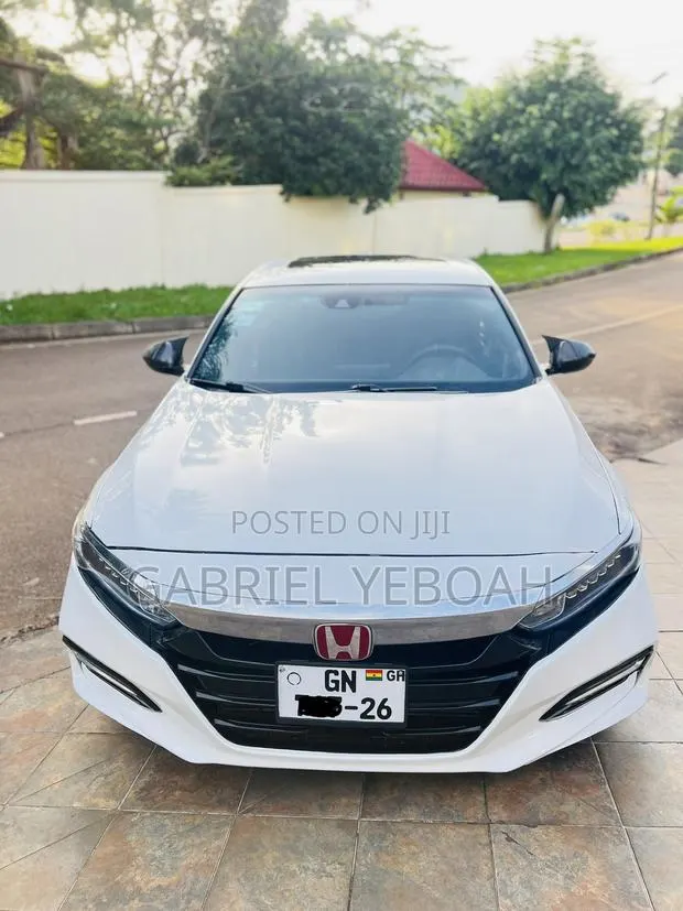 Honda Accord 2018 Pearl · Photo 1