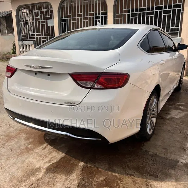 Chrysler 200 Limited 2015 White · Photo 1