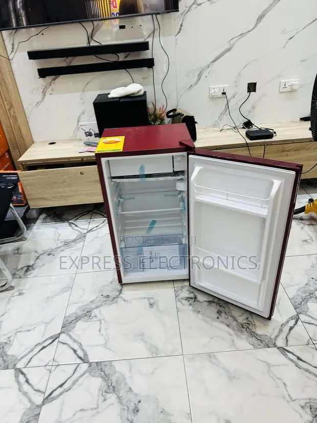 Freestanding Single Door Fridge Pearl Pf-109-2b · Photo 1