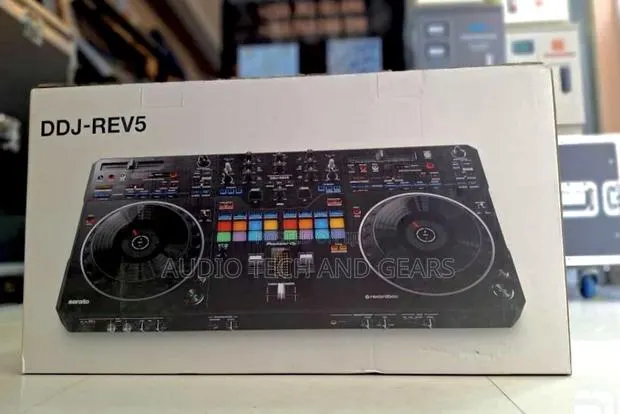 Pioneer DDJ Rev-5 Dj Controller · Photo 1