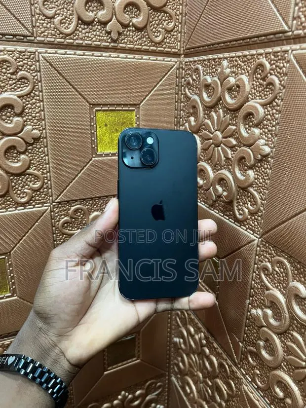 Apple iPhone 15 128 GB Black · Photo 1