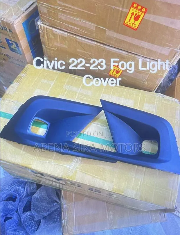 Honda Civic 2022-2023 Fog Light Cover · Photo 1