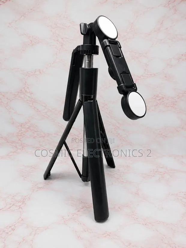 R16K Foldable Selfie Stick Tripod With Bluetooth Remote · Photo 1