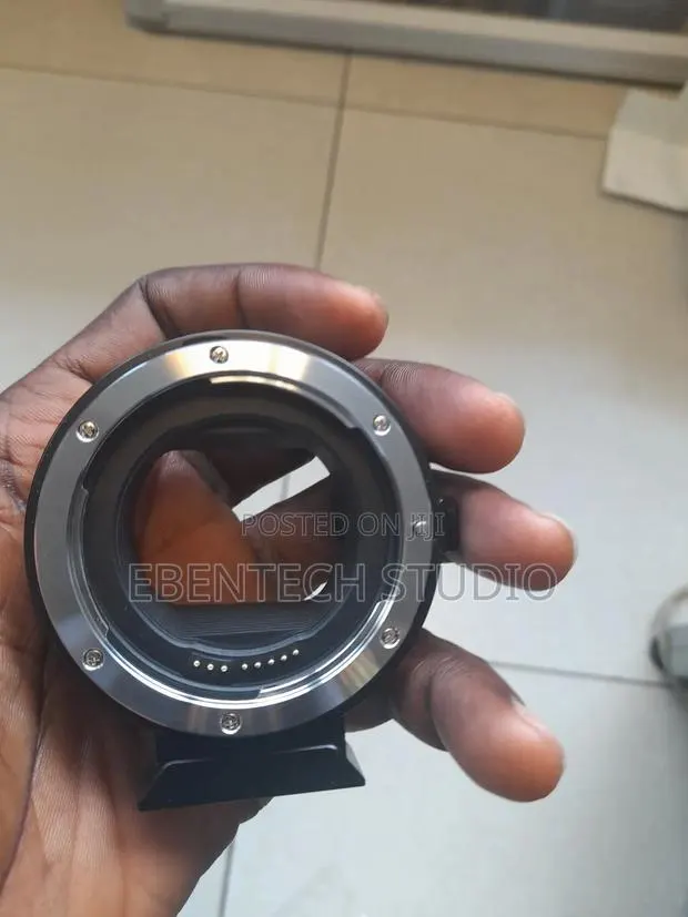 Canon Ef Mount to Rf Mirroless Mount Adapter · Photo 1