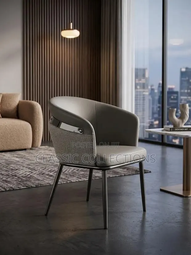 The Milan Luxury Curved Accent Chair · Photo 1