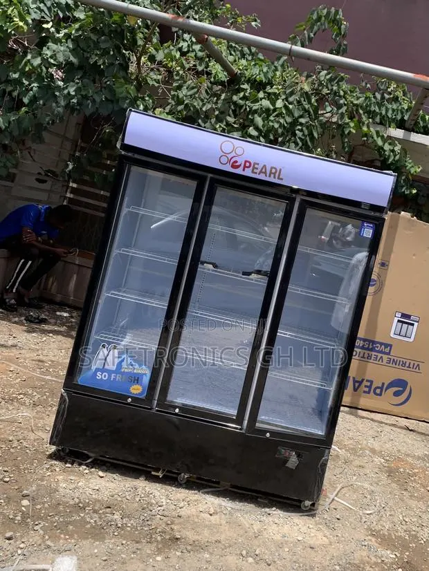 Energy Saving PVC-150 950l Pearl 3-Door Glass Display Fridge. · Photo 1