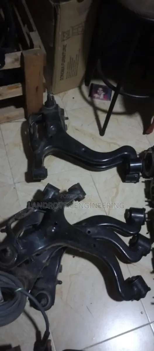 Genuine Lower Control Arm Land Rover Range Rover Sport 10-13 · Photo 1