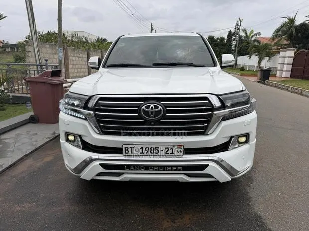 Toyota Land Cruiser 4.6 V8 VX-R 2013 White · Photo 1