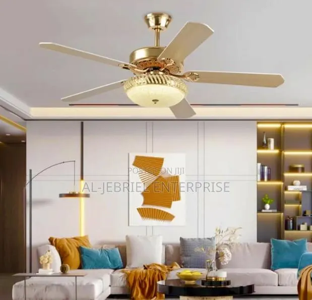Elegant Gold 5 Blades Fan · Photo 1