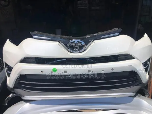 Toyota RAV4 2016, 2017, 2018 Front Bumper – Foreign Used · Photo 1
