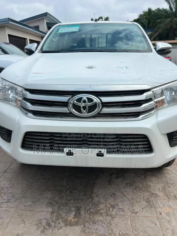 New Toyota Hilux 2026 White · Photo 1