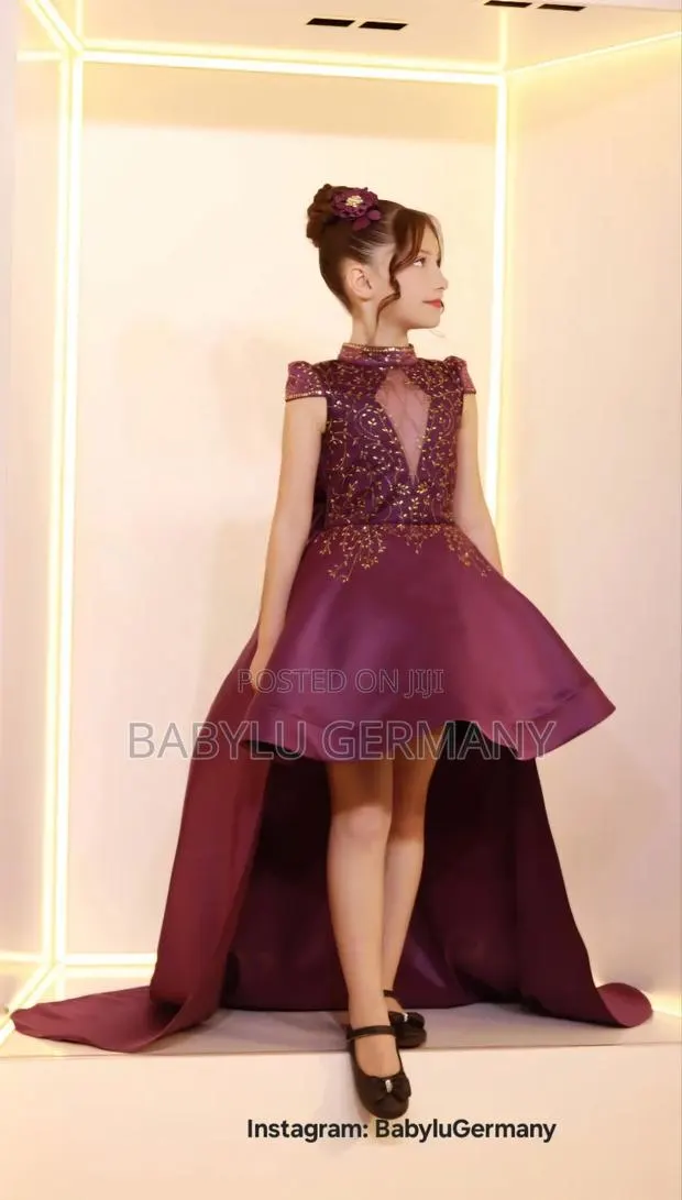 Luxury Turkish Purple Ballgown and Hair Fascinator · Photo 1