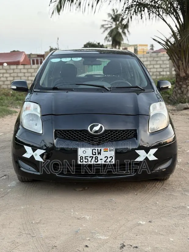 Toyota Vitz 1.0 FWD 5dr 2010 Black