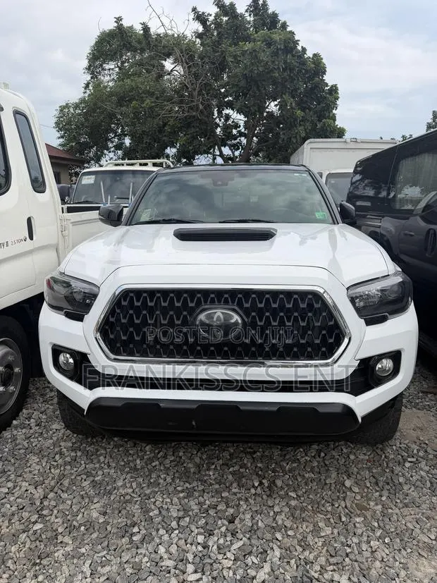 Toyota Tacoma Limited 2018 White · Photo 1