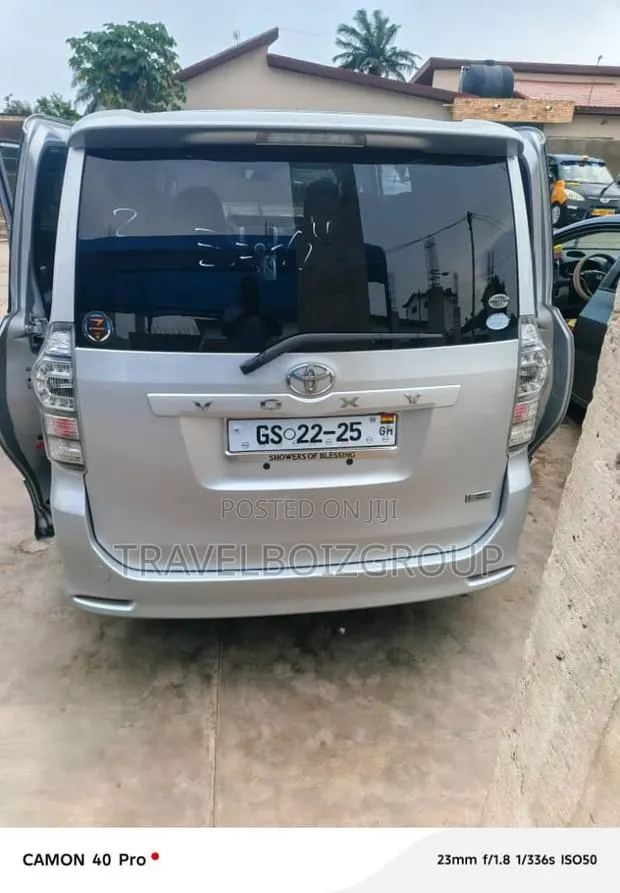 Toyota Voxy Hiring · Photo 1