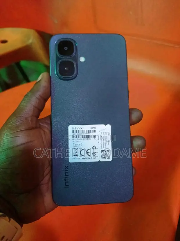 Infinix Smart 10 64 GB Black · Photo 1