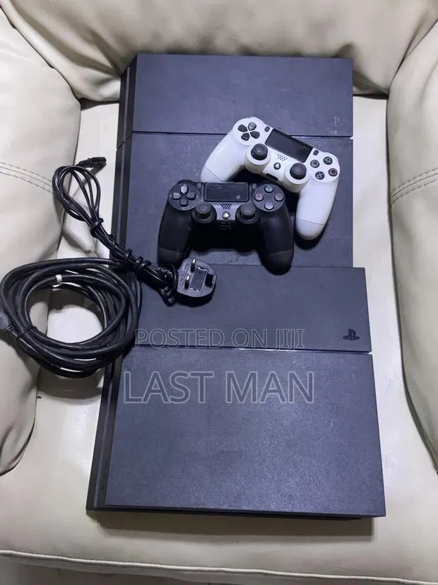 Playstation 4 500gig Standard Jailbreak With 10 Wild Games and One Pad · Photo 1